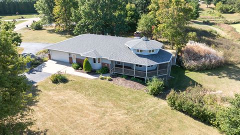Tiny photo for 4305 Hillcrest Lane, Sterling, IL 61081 (MLS # 12481203)
