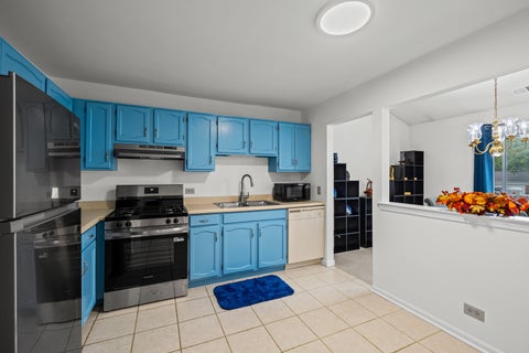 Tiny photo for 785 Margate Lane #B, Prospect Heights, IL 60070 (MLS # 12792354)