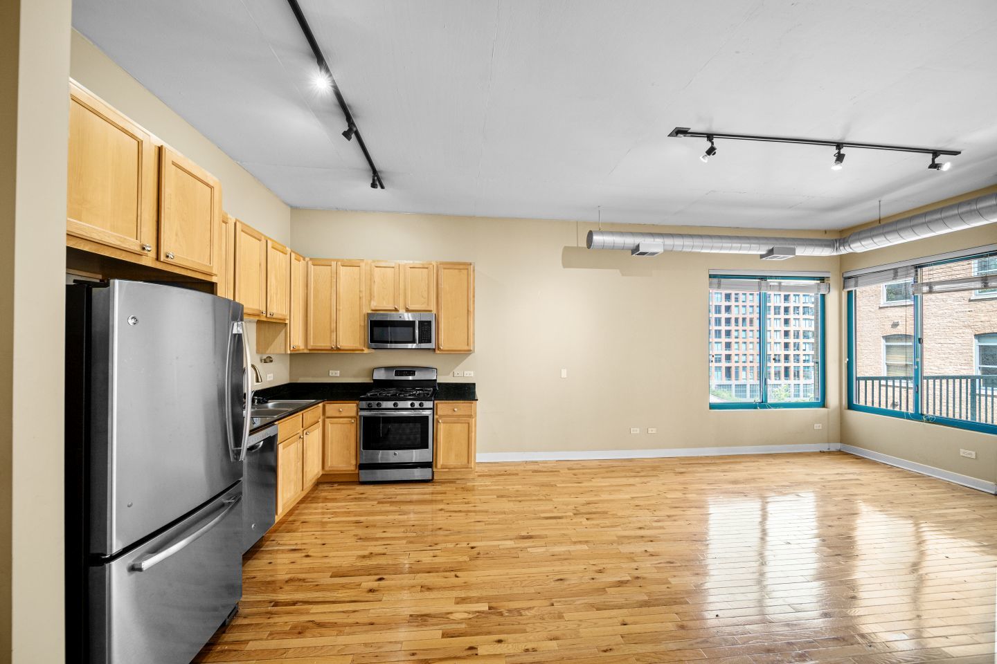 910 W Madison Street 609