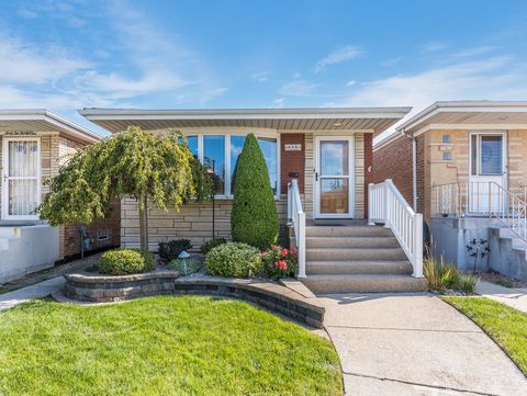 Photo of 6235 S Rutherford Avenue, Chicago, IL 60638 (MLS # 12529607)