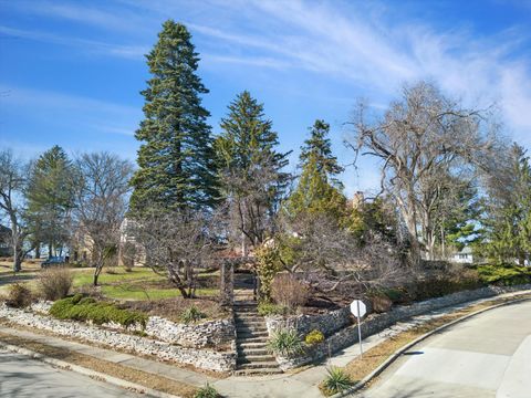 Tiny photo for 716 Terrace Drive, Clinton, IA 52732 (MLS # 12589400)