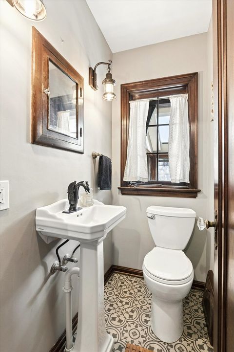 Tiny photo for 716 Terrace Drive, Clinton, IA 52732 (MLS # 12589400)