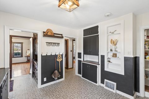 Tiny photo for 716 Terrace Drive, Clinton, IA 52732 (MLS # 12589400)