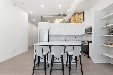 Tiny photo for 333 W Hubbard Street #1010, Chicago, IL 60654 (MLS # 12715025)