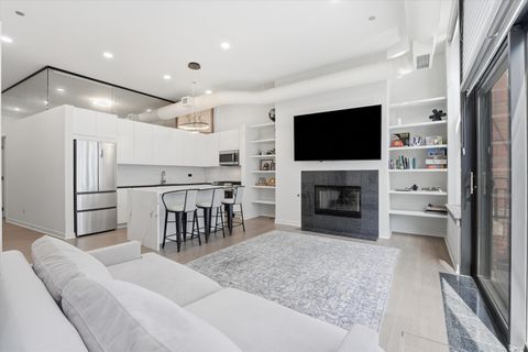 Tiny photo for 333 W Hubbard Street #1010, Chicago, IL 60654 (MLS # 12715025)