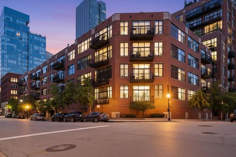 Tiny photo for 333 W Hubbard Street #1010, Chicago, IL 60654 (MLS # 12715025)