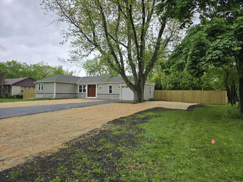 2524 GRAY Court