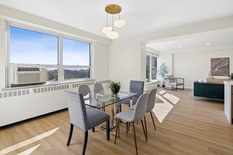 Tiny photo for 3180 N Lake Shore Drive #6E, Chicago, IL 60657 (MLS # 12794082)