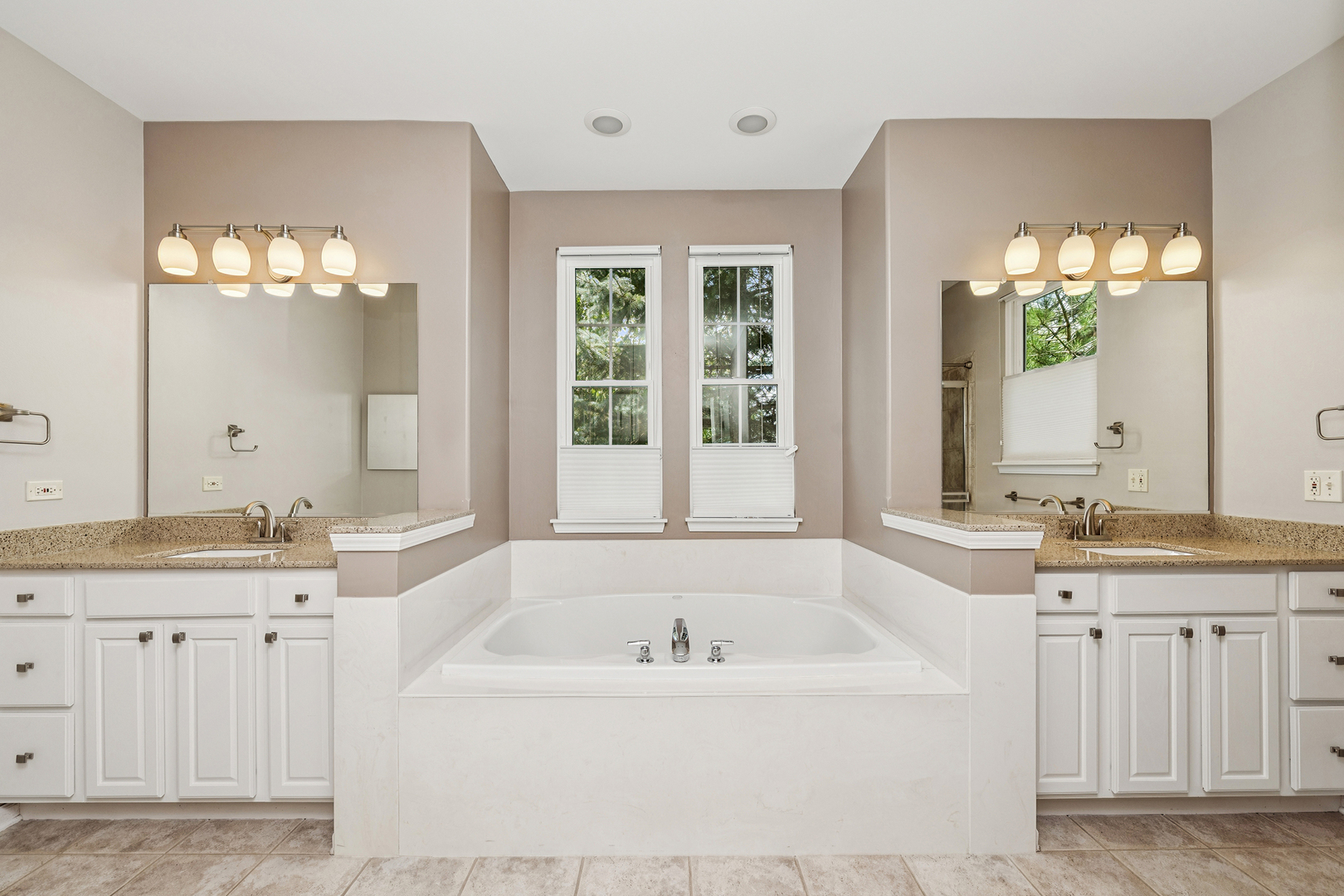 Huntley, Illinois 60142, United States, 3 Bedrooms Bedrooms, ,3 BathroomsBathrooms,Residential,Active,233451