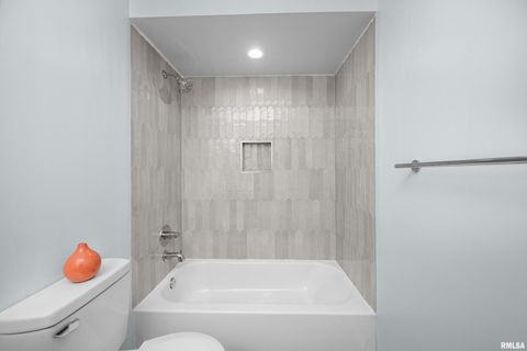 Tiny photo for 5302 16TH Avenue, Moline, IL 61265 (MLS # QC4269793)