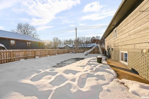 Tiny photo for 5302 16TH Avenue, Moline, IL 61265 (MLS # QC4269793)