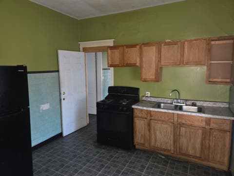 Tiny photo for 10554 S Avenue L Street, Chicago, IL 60617 (MLS # 12740087)