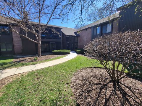 Photo of 720 Saint Andrews Lane #38, Crystal Lake, IL 60014 (MLS # 12610336)