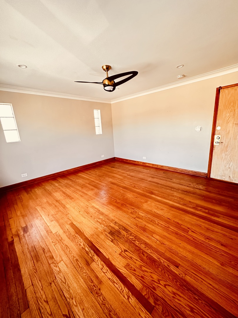 2823 W 71st Street