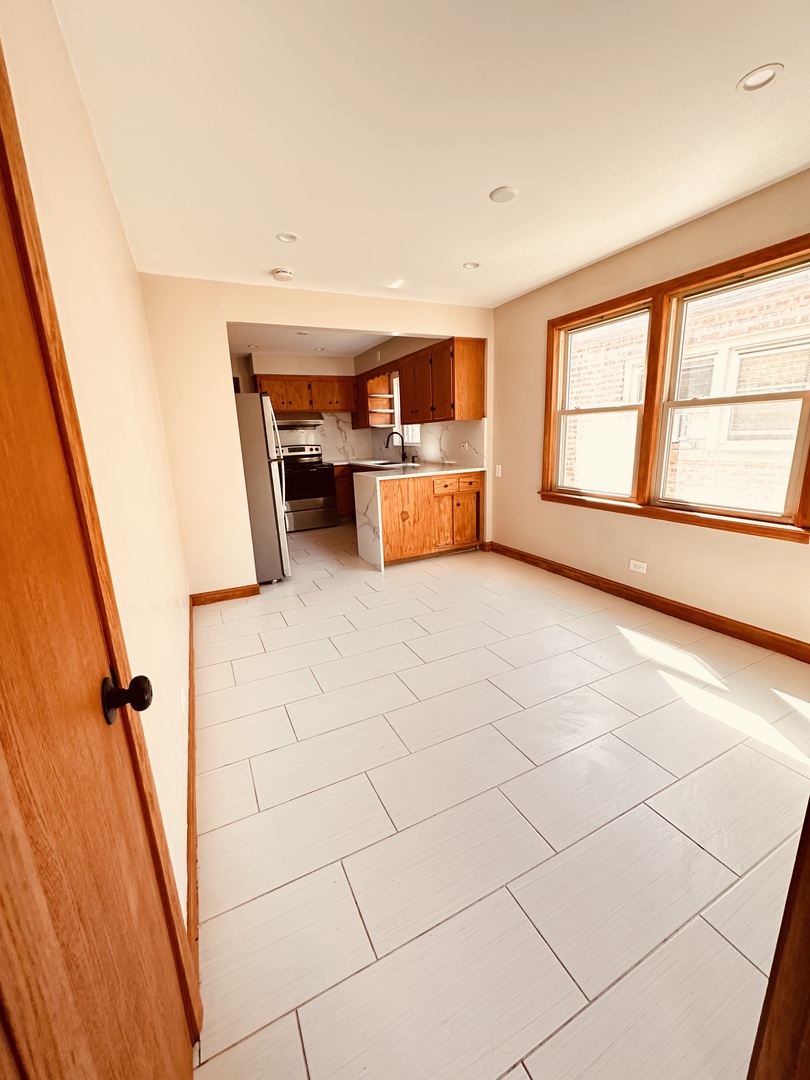 2823 W 71st Street