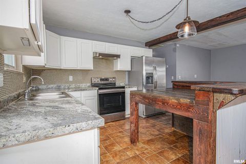 Tiny photo for 518 Roddy Road, Salem, IL 62881 (MLS # EB459018)