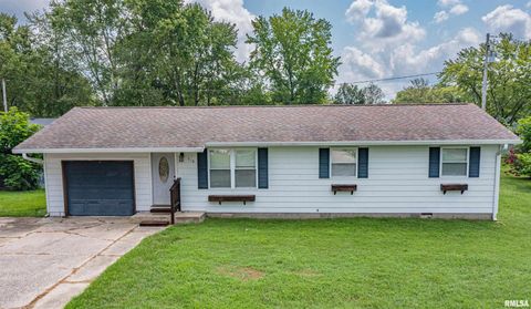 Photo of 518 Roddy Road, Salem, IL 62881 (MLS # EB459018)