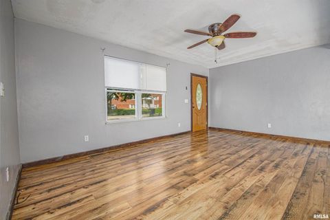 Tiny photo for 518 Roddy Road, Salem, IL 62881 (MLS # EB459018)