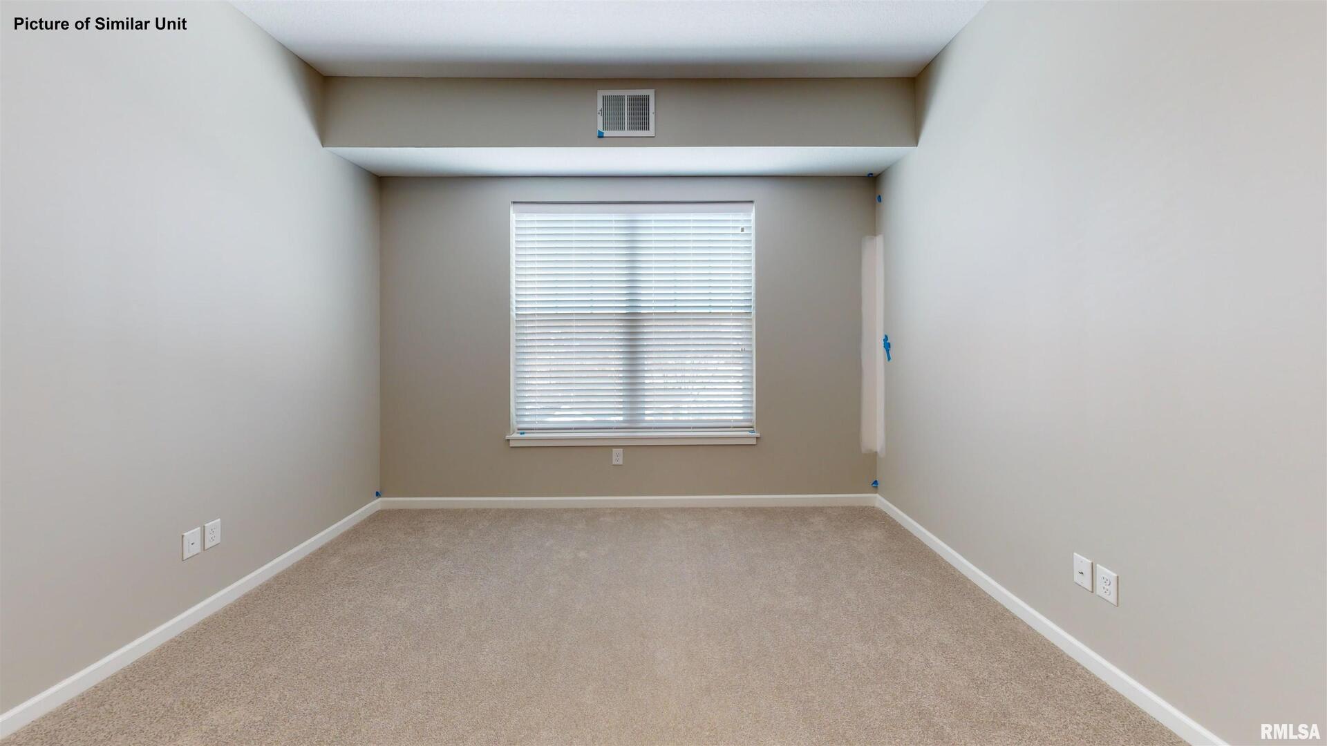 2592 MIDDLE Road 206