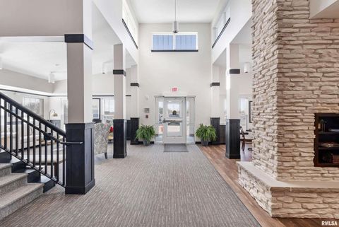 Tiny photo for 2592 MIDDLE Road #206, Bettendorf, IA 52722 (MLS # 12589984)