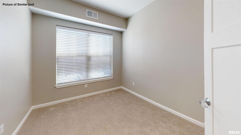 Tiny photo for 2592 MIDDLE Road #206, Bettendorf, IA 52722 (MLS # 12589984)