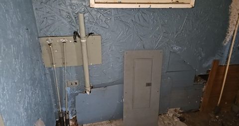 Tiny photo for 1203 W Oak Street, West Frankfort, IL 62896 (MLS # 100000098)