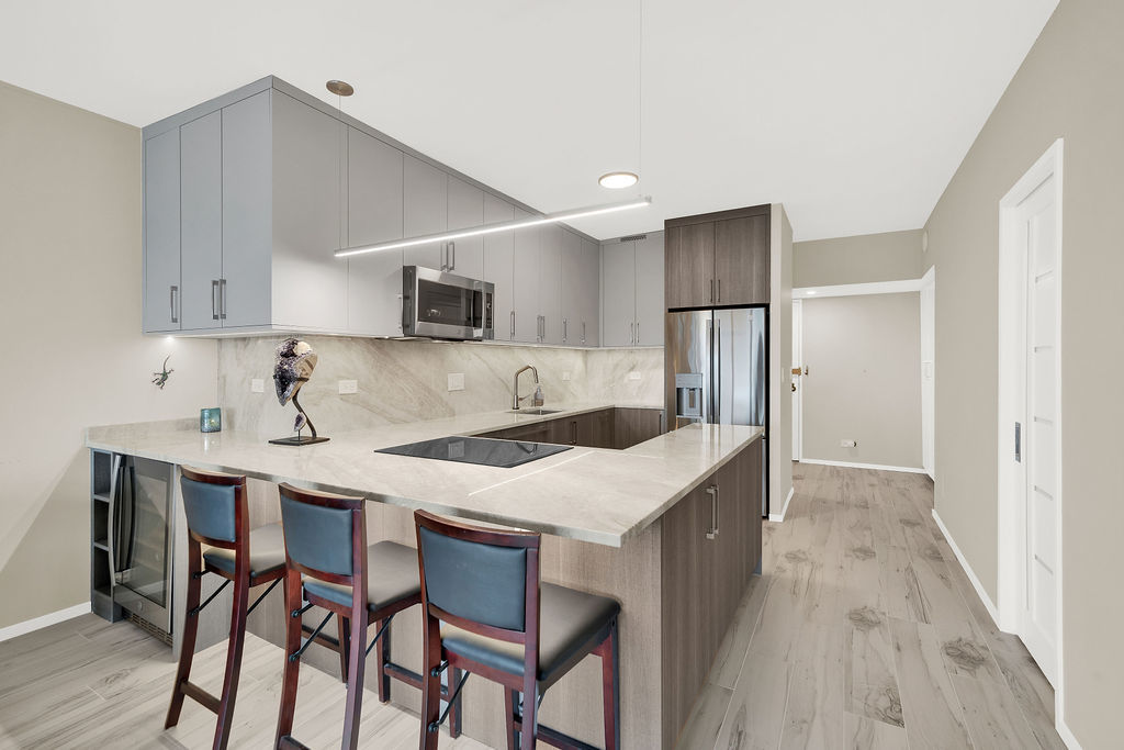 175 E Delaware Place 6018