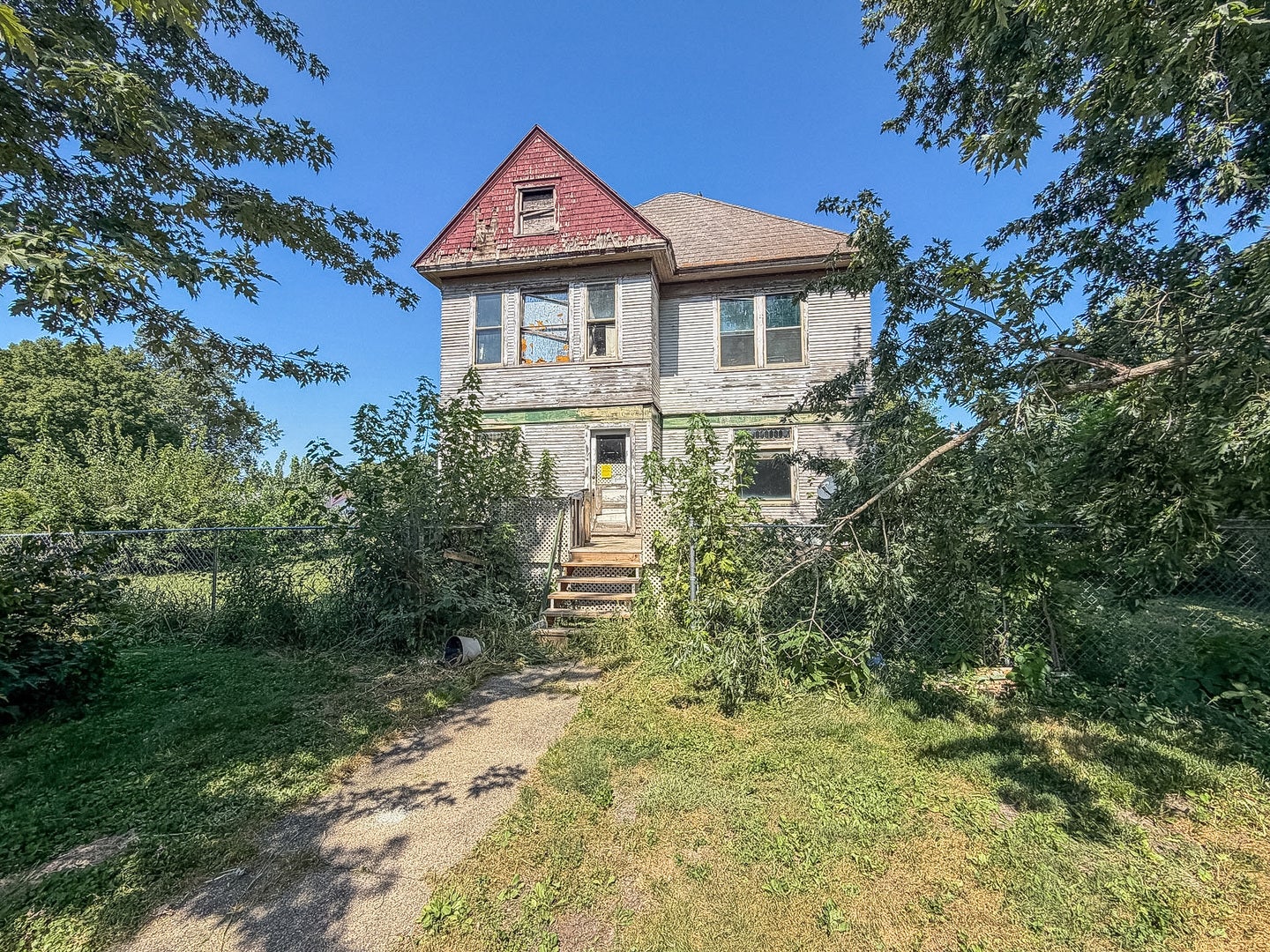 107 W Green Street