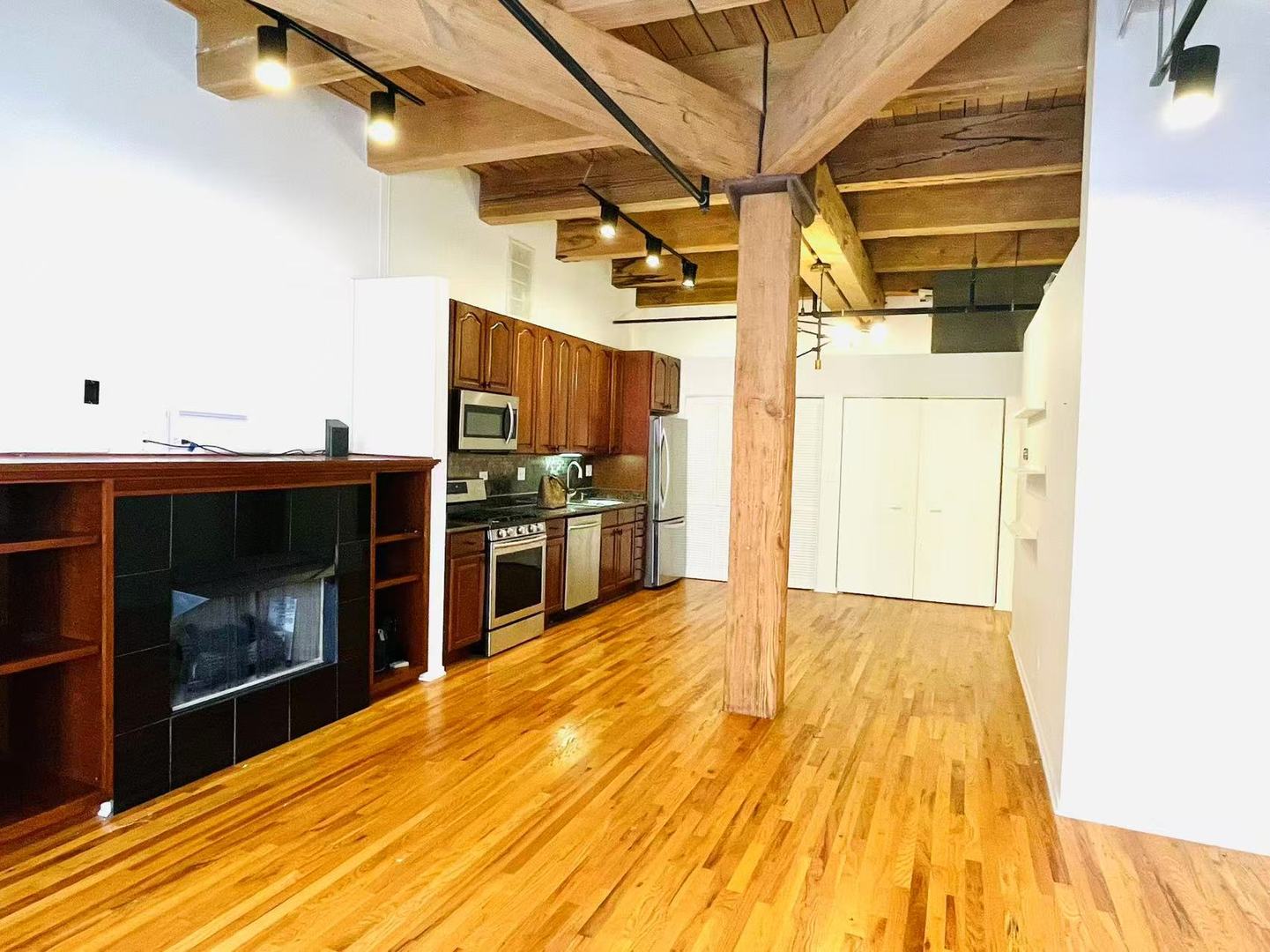 625 W Jackson Boulevard 413