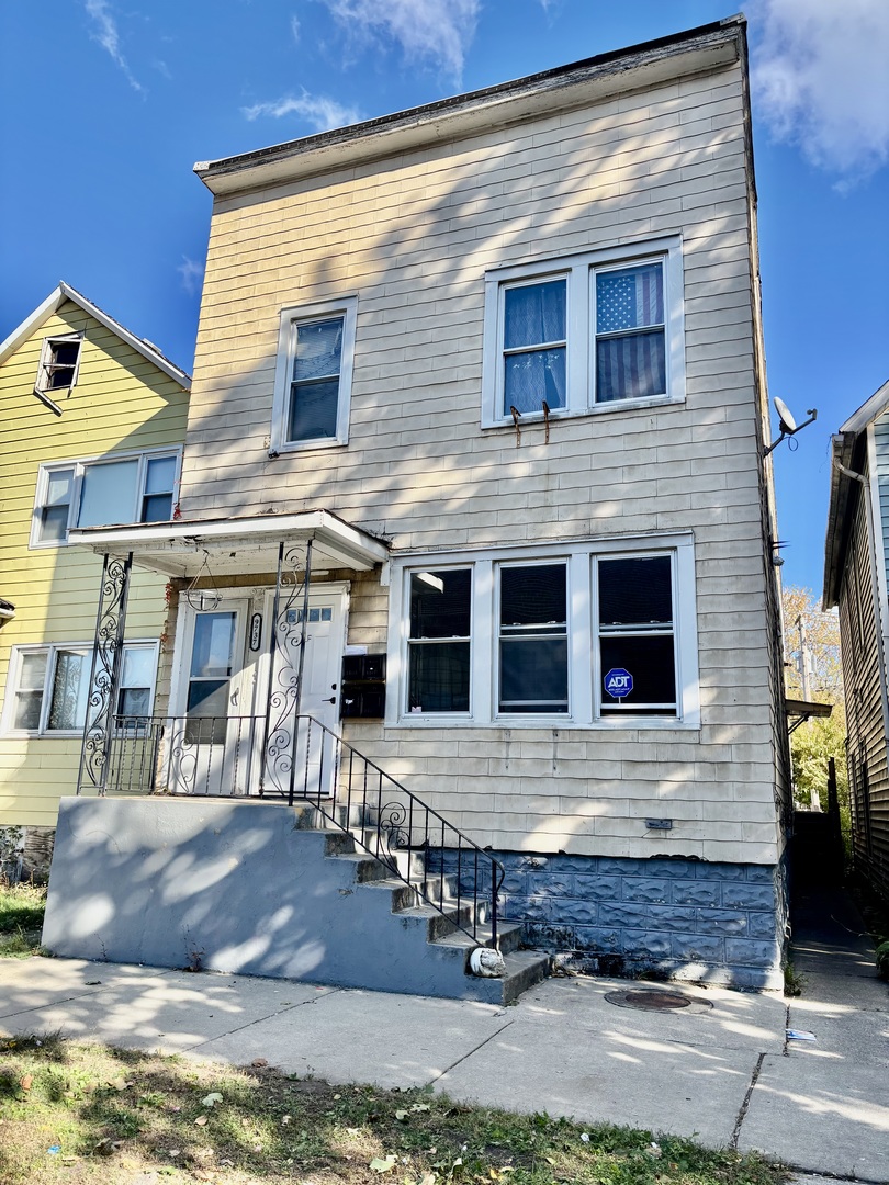 Chicago, Illinois 60617, United States, 2 Bedrooms Bedrooms, ,1 BathroomBathrooms,Residential,Active,237963