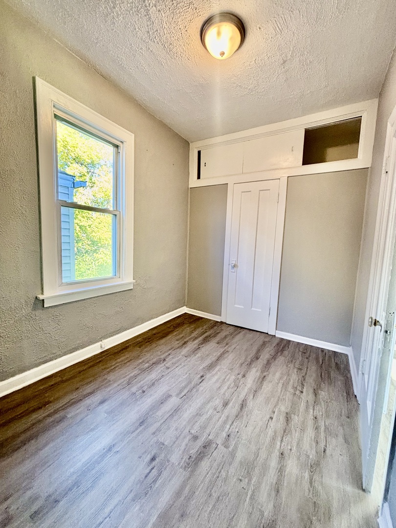 Chicago, Illinois 60617, United States, 2 Bedrooms Bedrooms, ,1 BathroomBathrooms,Residential,Active,237963