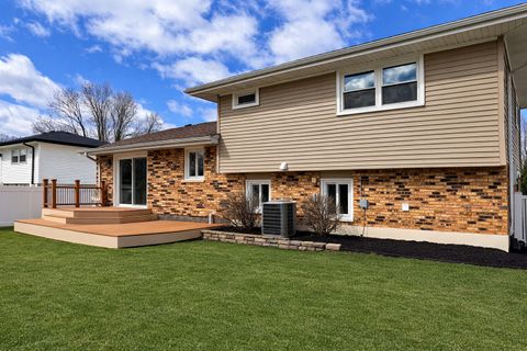 Tiny photo for 16755 Oleander Avenue, Tinley Park, IL 60477 (MLS # 12592037)