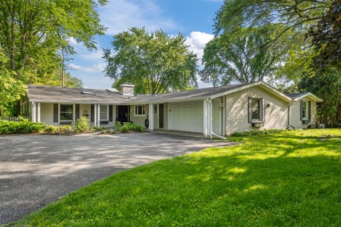 Photo of 1161 Winwood Drive, Lake Forest, IL 60045 (MLS # 12788845)