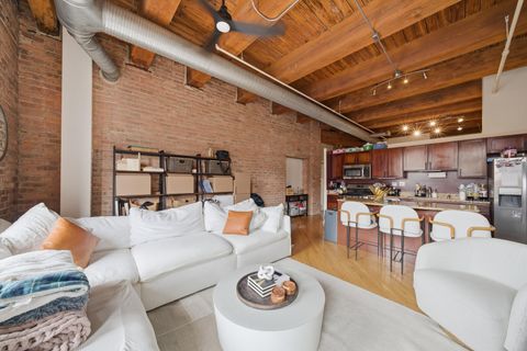 Tiny photo for 360 W Illinois Street #306, Chicago, IL 60654 (MLS # 12602771)