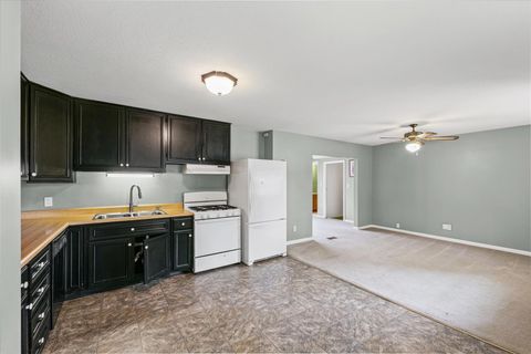 Tiny photo for 2006 E Michigan Avenue, Urbana, IL 61802 (MLS # 12451169)