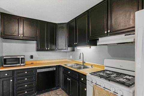 Tiny photo for 2006 E Michigan Avenue, Urbana, IL 61802 (MLS # 12451169)