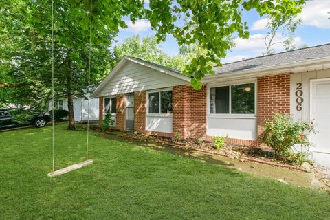 Tiny photo for 2006 E Michigan Avenue, Urbana, IL 61802 (MLS # 12451169)