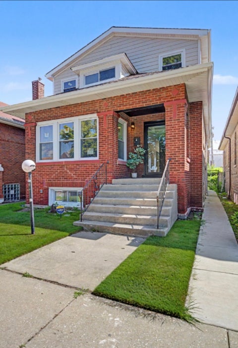 Photo of 8445 S Luella Avenue, Chicago, IL 60617 (MLS # 12738966)