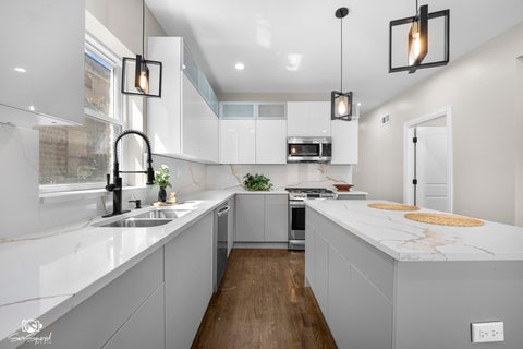 Tiny photo for 8445 S Luella Avenue, Chicago, IL 60617 (MLS # 12738966)