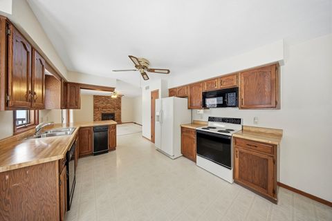 Tiny photo for 2010 Cimarron Drive, Freeport, IL 61032 (MLS # 12505065)