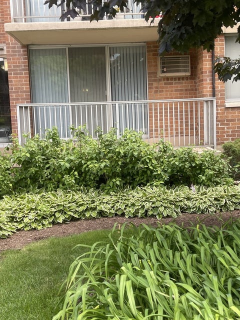 Tiny photo for 2211 S Stewart Avenue #1C, Lombard, IL 60148 (MLS # 12682993)