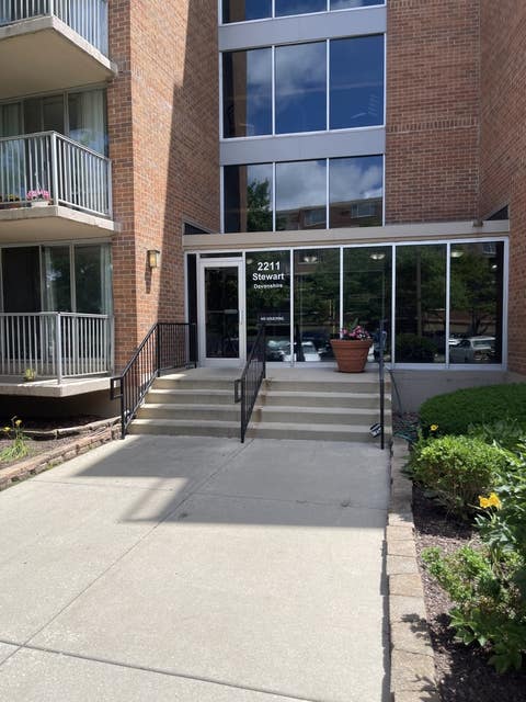 Photo of 2211 S Stewart Avenue #1C, Lombard, IL 60148 (MLS # 12682993)