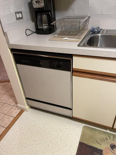 Tiny photo for 2211 S Stewart Avenue #1C, Lombard, IL 60148 (MLS # 12682993)