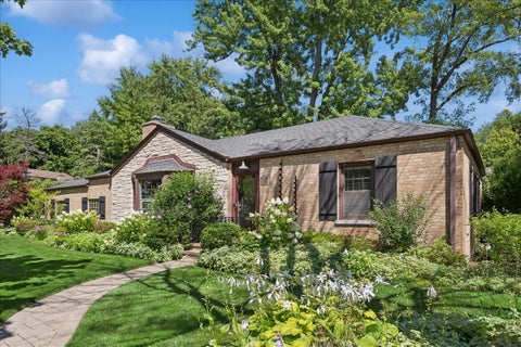 Tiny photo for 1871 Elmwood Drive, Highland Park, IL 60035 (MLS # 12771049)