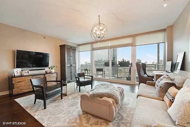 757 N ORLEANS Street 1503