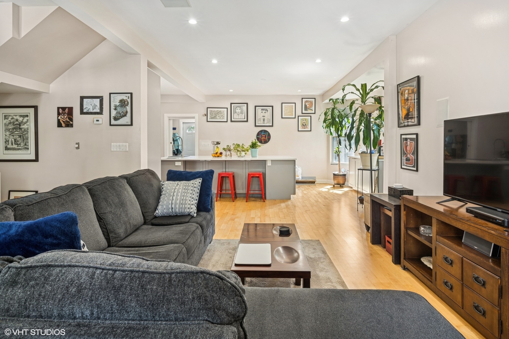 4911 N Ashland Avenue