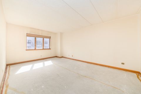 Tiny photo for 555 S River Road #607, Des Plaines, IL 60016 (MLS # 12596969)