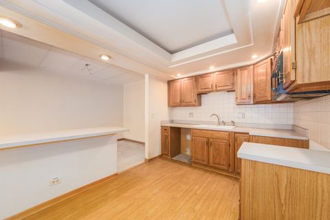 Tiny photo for 555 S River Road #607, Des Plaines, IL 60016 (MLS # 12596969)