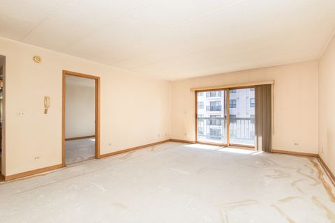 Tiny photo for 555 S River Road #607, Des Plaines, IL 60016 (MLS # 12596969)