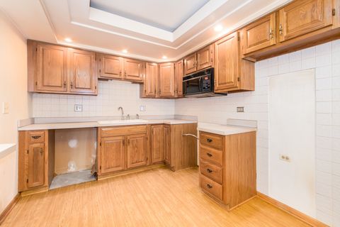 Tiny photo for 555 S River Road #607, Des Plaines, IL 60016 (MLS # 12596969)